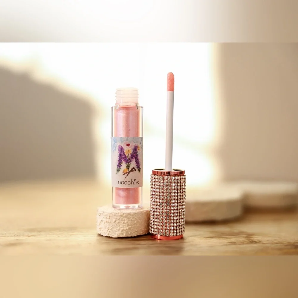 Moochie Nourishing Lip Gloss